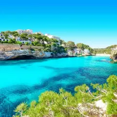 Najlepsze atrakcje w Magaluf, które musisz zobaczyć i przeżyć