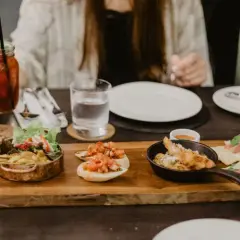 Gdzie zjeść w Kościerzynie? Odkryj najlepsze restauracje i smaki