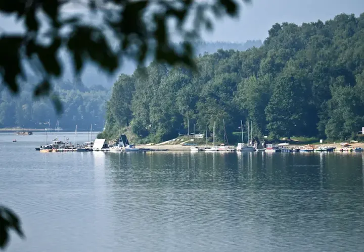 Jeziora Podkarpackie: Odkryj piękno i atrakcje nad wodą