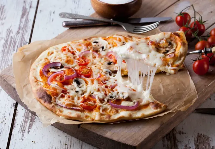 Gdzie zjeść pizzę w Pizie? Unikaj turystycznych pułapek i ciesz się smakiem