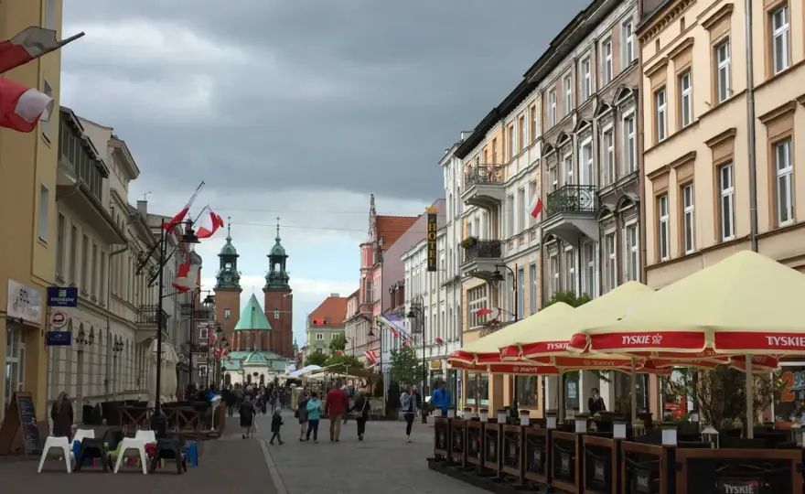 Gdzie leży Gniezno? Położenie, dojazd i co warto zobaczyć!